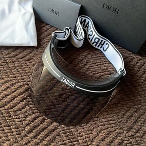 Christian Dior Women's DiorClub1 Club1 0H3 Black/White/Grey smoke Visor